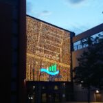 Warnow-Center Lütten-Klein in der Abend-Dämmerung auf dem Rückweg von der S-Bahn von Warnemünde, Hanse Sail 2019