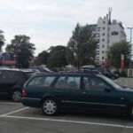 Unser Youngtimer: S210 - E290 TTD auf dem WIRO-Parkplatz Mittelmole in Warnemünde.
Natürlich In Ostdeutschland ohne Stern